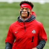 usatsi-15106714-justin-fields-buckeyes-qb-2020-pregame-1400.jpg