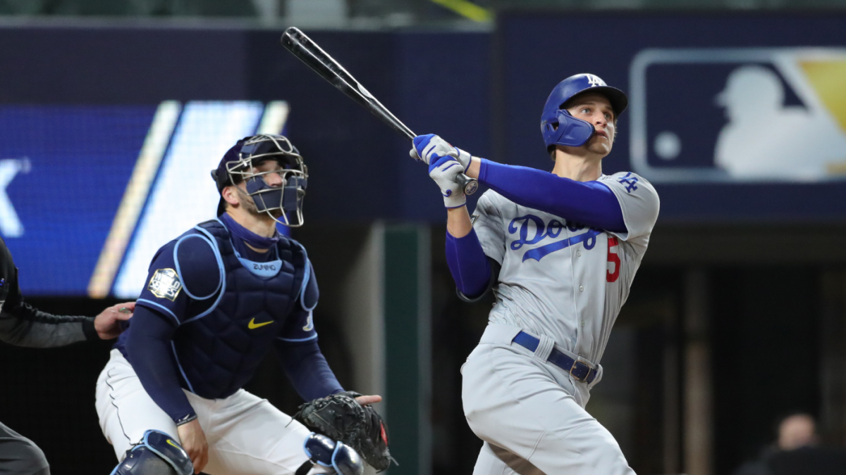 Dodgers' Corey Seager briefly ties MLB postseason record with eighth  October home run 