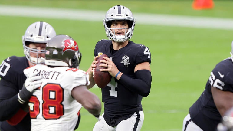 gettyimages-1282193072-derek-carr-raiders-qb-2020-1400.jpg