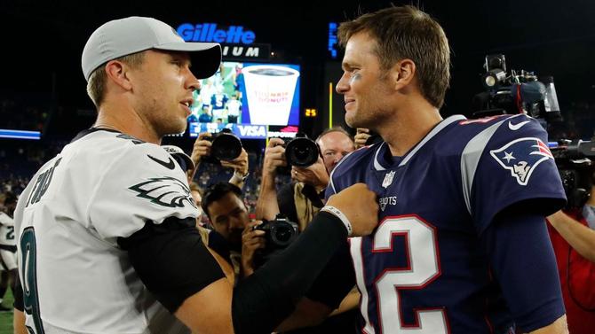 tom-brady-nick-foles.jpg