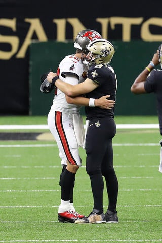 Tom Brady Rushes off Field after Bucs Loss, Doesn't Shake Hands with Nick  Foles Again