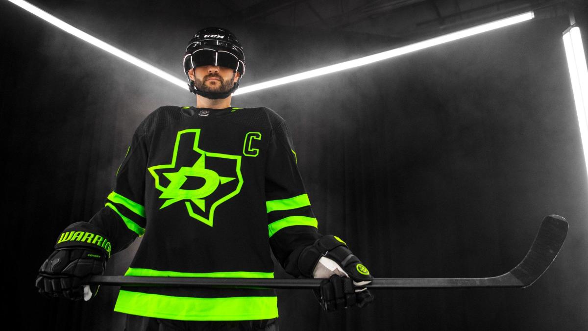 Twitter reacts to Dallas Stars' new neon green 'Blackout' jerseys 