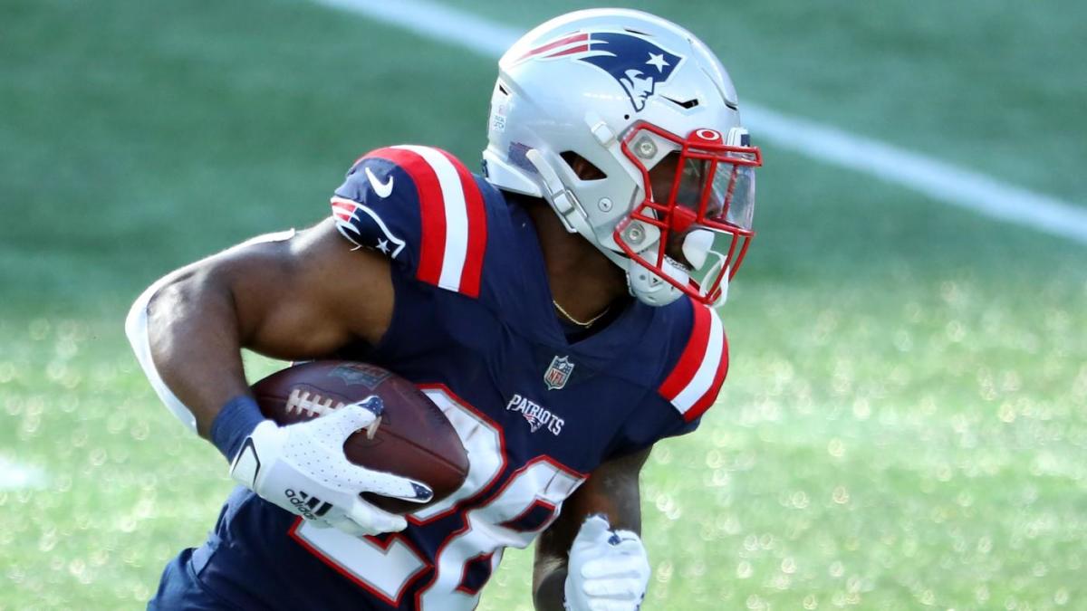 NFL Playoffs: RB James White scores two touchdowns in Patriots win -  Bucky's 5th Quarter