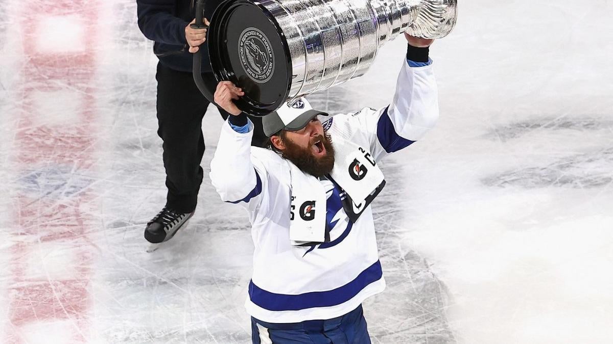 Lightning re-sign Patrick Maroon and Luke Schenn after Stanley Cup win 