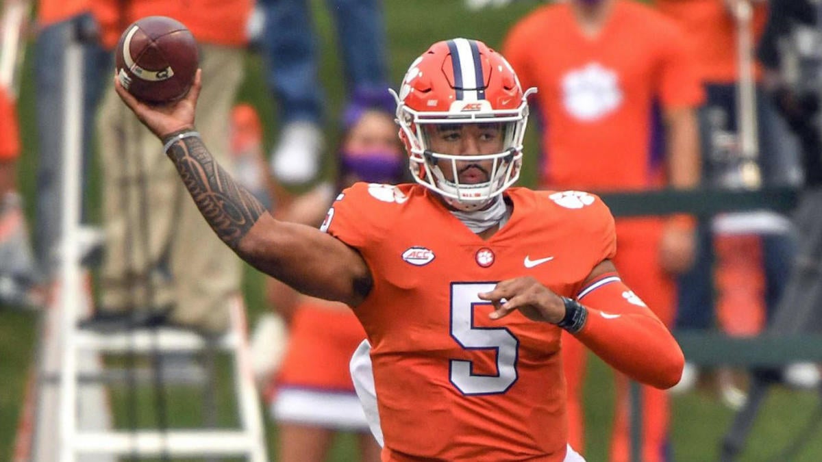 CBS Sports' expert picks nearly split on Gators-Vols game