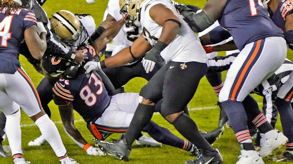 Bears-Saints fight erupted after Javon Wims threw a helmet punch