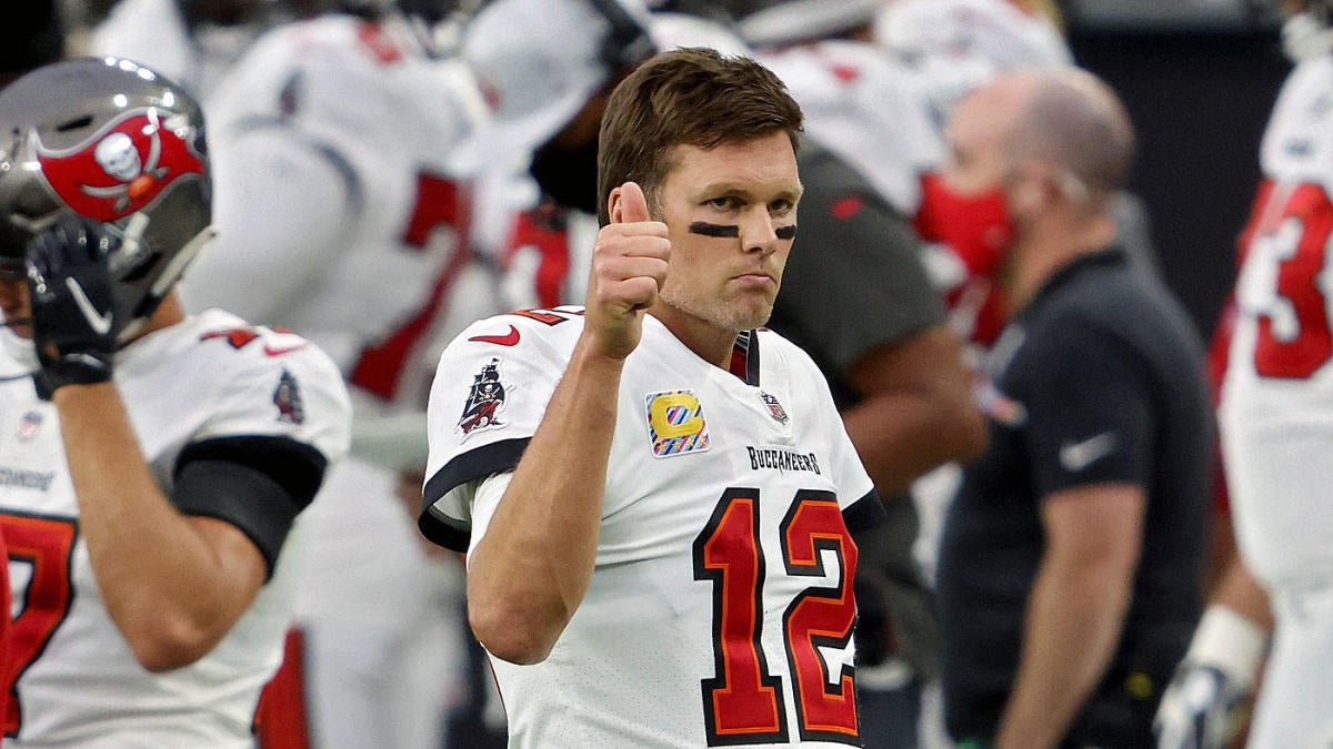 Saints-Bucs total, Tom Brady yardage prop to go under? Best bets