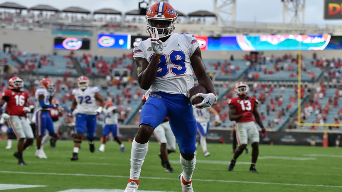 Florida Vs Georgia Score Takeaways No 8 Gators Blast No 5 Dawgs As Qb Kyle Trask Sets Records Cbssports Com https www cbssports com college football news florida vs georgia score takeaways no 8 gators blast no 5 dawgs as qb kyle trask sets records live