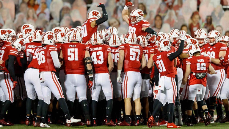 wisconsin-team-jumping-red-usatsi.jpg