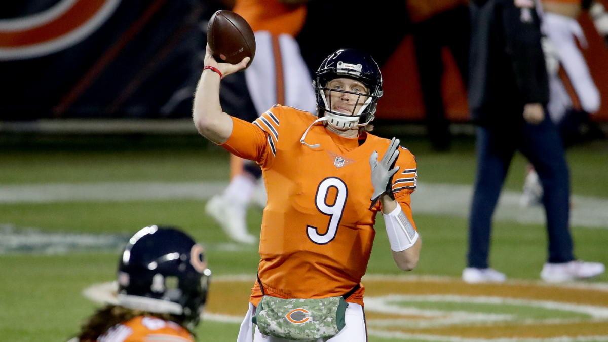 What happened to Nick Foles? Hip injury leads Bears to start Mitchell  Trubisky