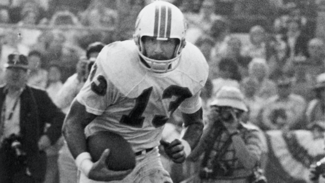 Jake Scott, member of the Dolphins' perfect team and the first safety to  win Super Bowl MVP, dies at age 75 