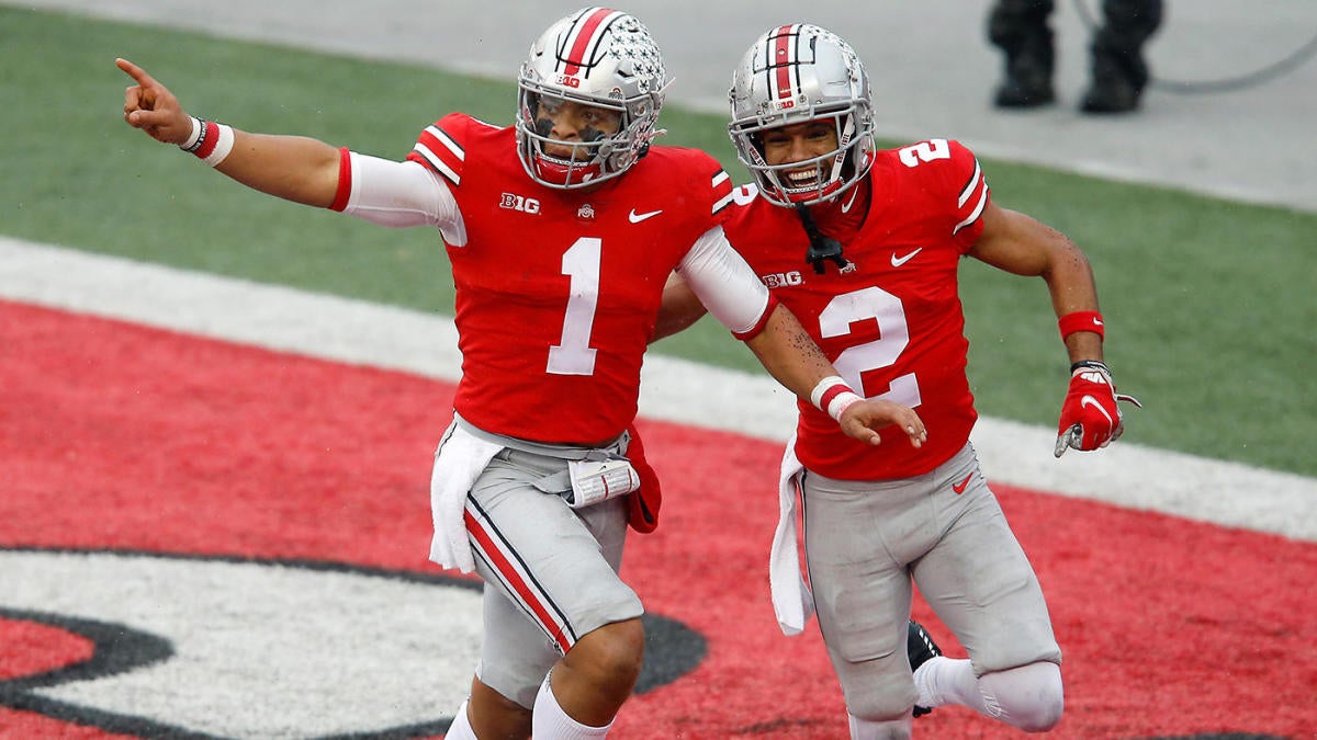 Ohio State football player called out for Apple Watch during game