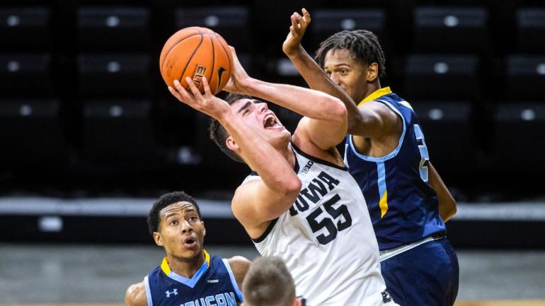 college-basketball-balls.jpg