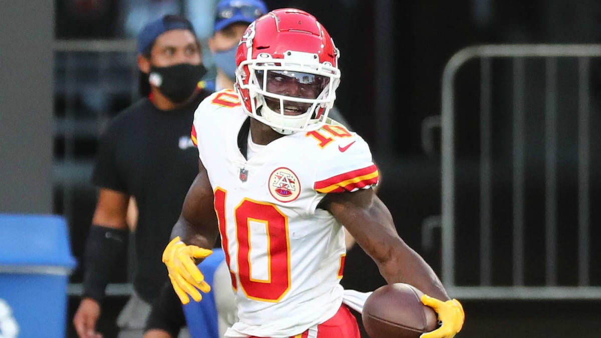 Tyreek Hill By The Numbers: Chiefs receiver has best single game first half  performance for a WR this century 