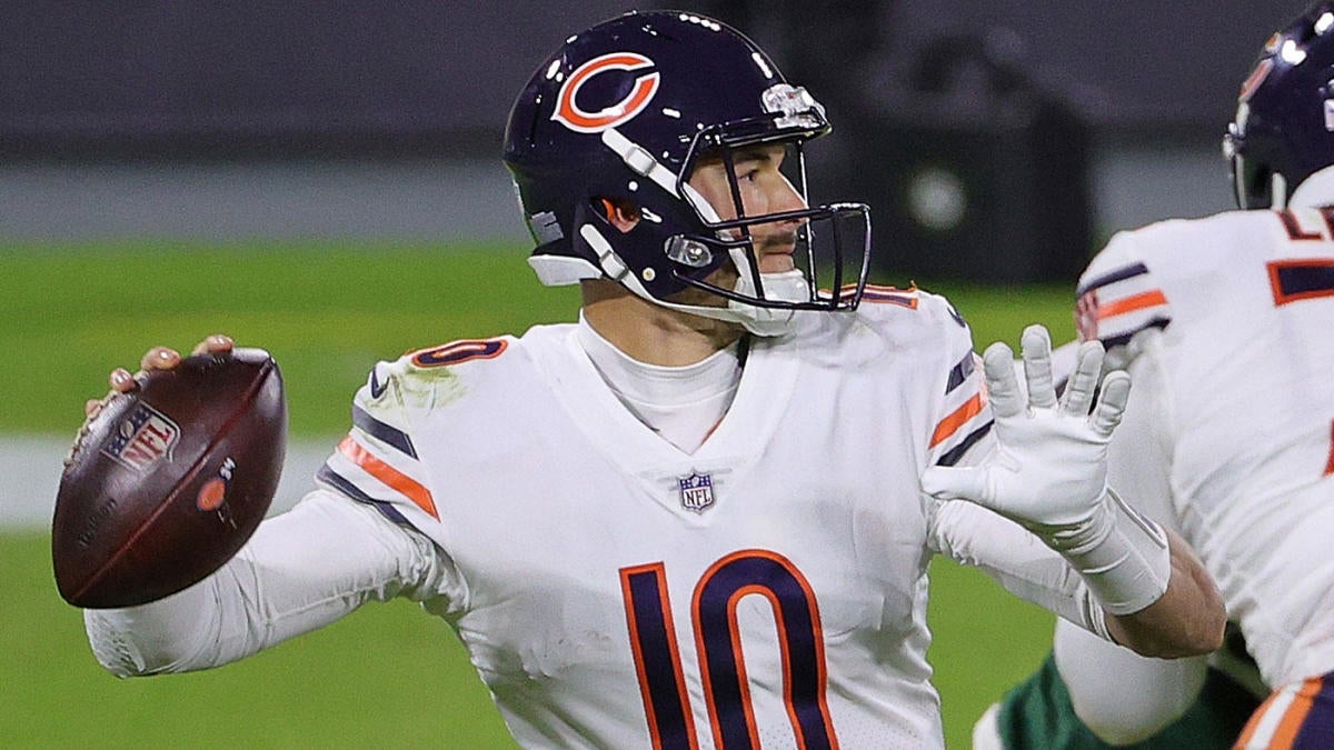 Nick Foles officially in, Mitch Trubisky out as Bears' starting QB 