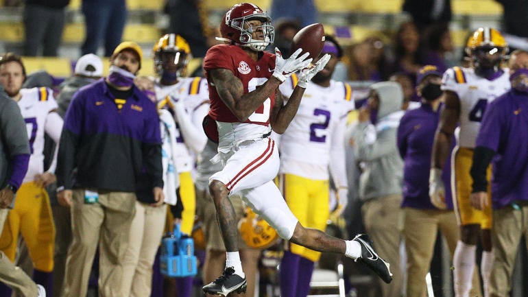 devonta-smith-leaping-catch-alabama-lsu-getty.jpg