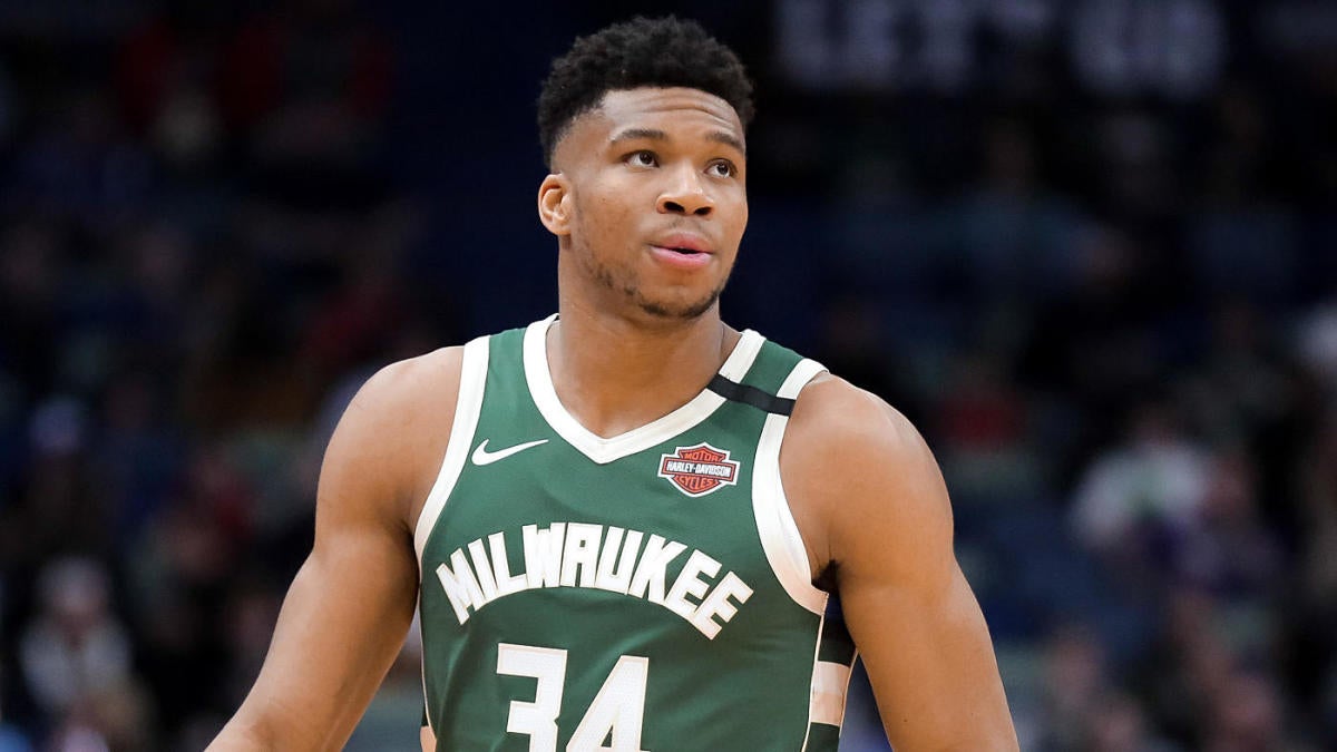 Giannis Antetokounmpo, Khris Middleton work pick-and-roll to perfection in  Bucks' win over Celtics