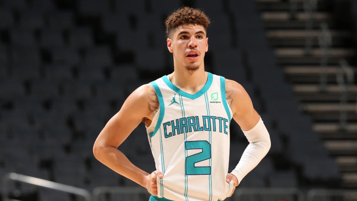 Hornets Rookie Lamelo Ball Continues To Put On A Show With His Passing Cbssports Com
