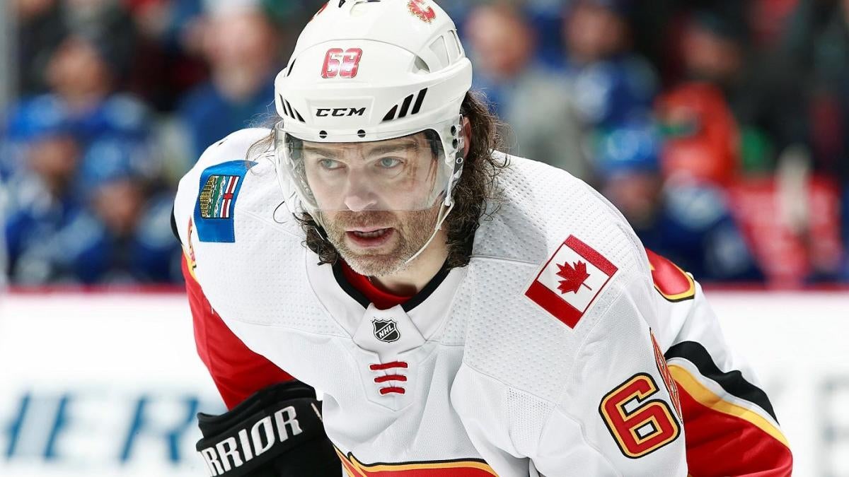 Jaromir Jagr scores 1,099th career goal, breaks Wayne Gretzky’s combined goals record