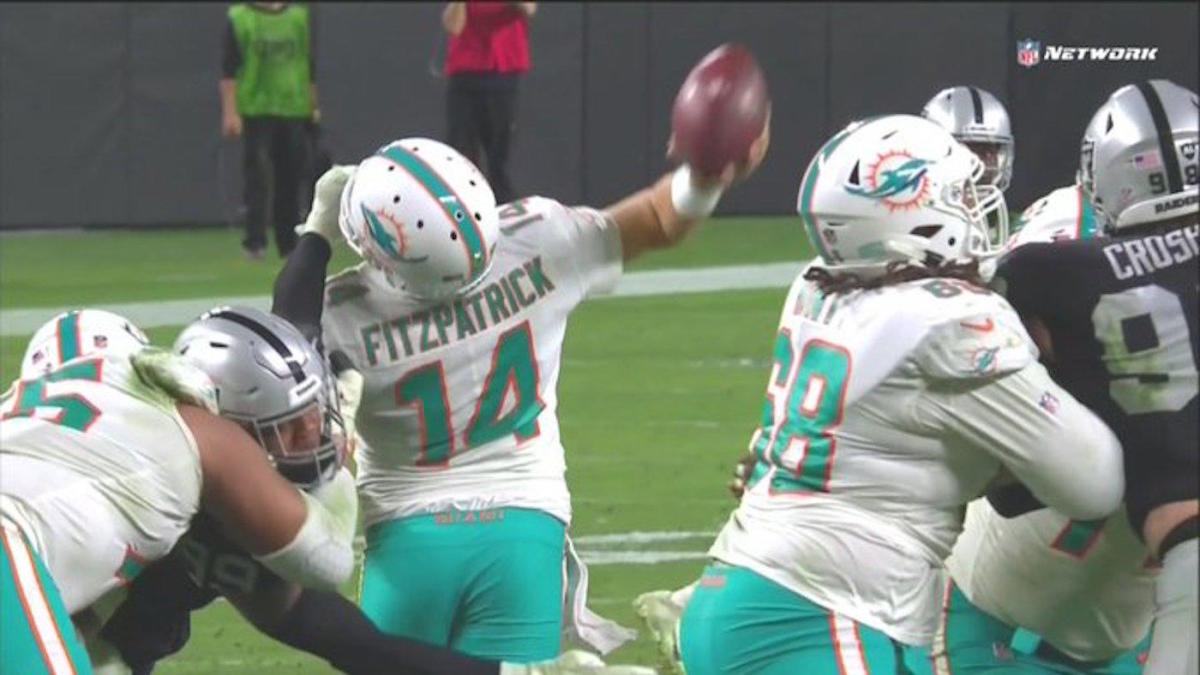 Ryan Fitzpatrick throws three TD passes as Dolphins blow out 49ers