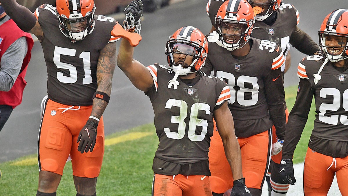 Cleveland Browns Fans Savor End To 18-Year Playoff Drought