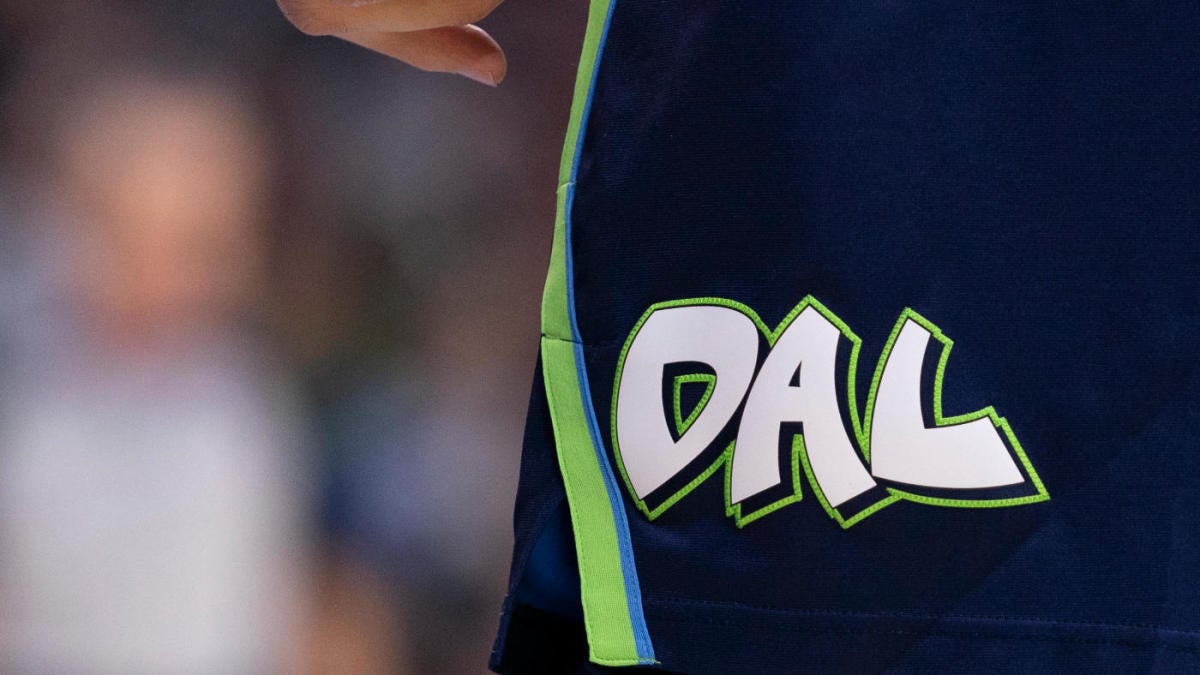 Mavericks player tests positive for COVID-19, two other players to quarantine for seven days, per report