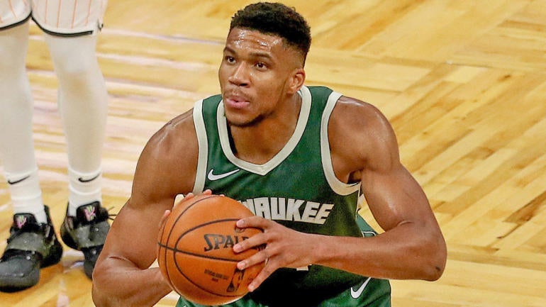 giannis-file-bucks.jpg