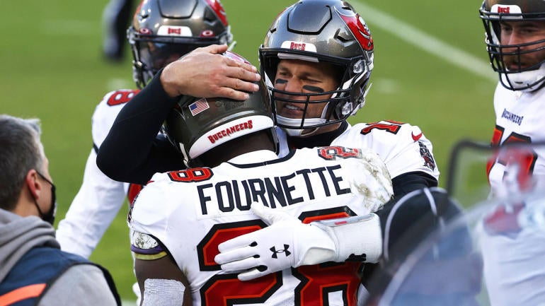 gettyimages-1298177657-fournette-brady-buccaneers-td-2q-2020-nfccg-1400.jpg