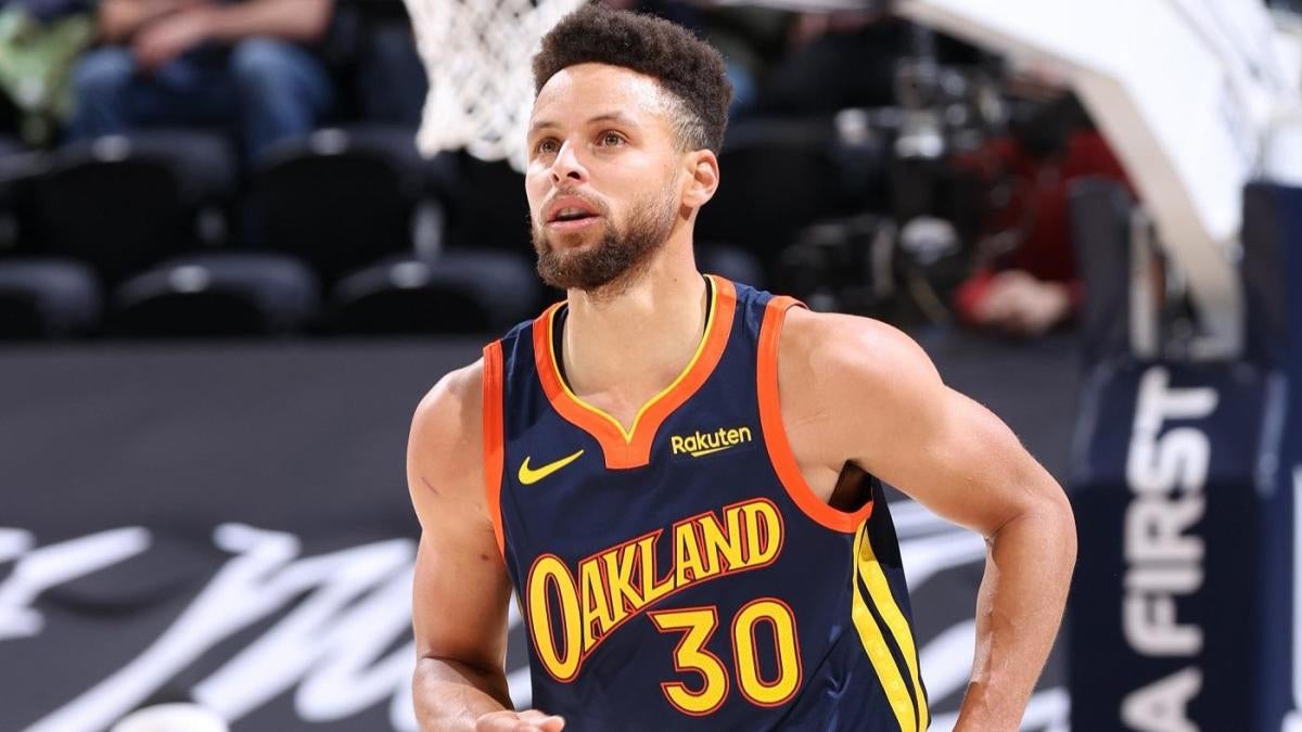 Stephen Curry overtakes Reggie Miller as the second plus 3 points in NBA history with 2,561