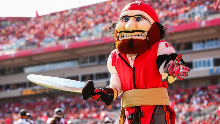 captain-fear-bucs-mascot-getty.jpg