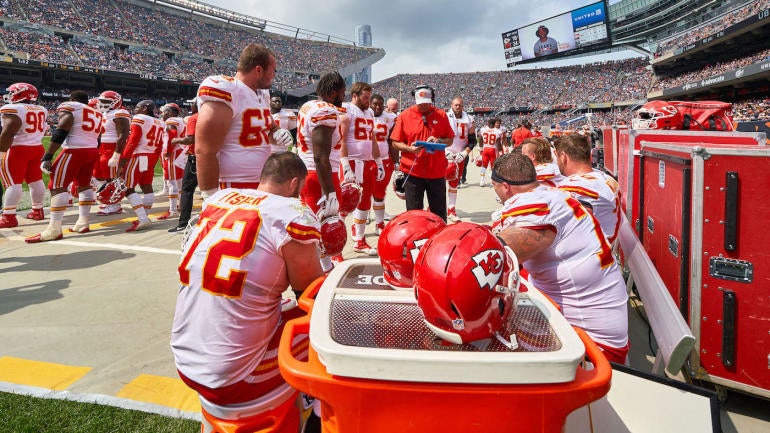 chiefs-o-line.jpg
