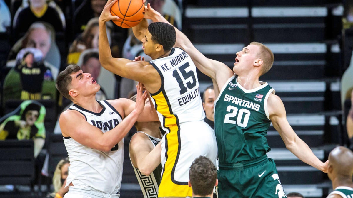 College basketball picks, schedule: predictions, odds for Michigan State vs. Iowa and other important games