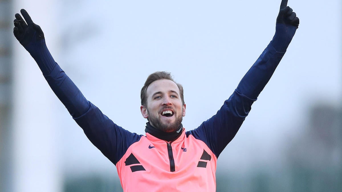 Harry Kane wears full NFL gear including helmet and pads but fans make  cheeky jibe about Tottenham star switching sports