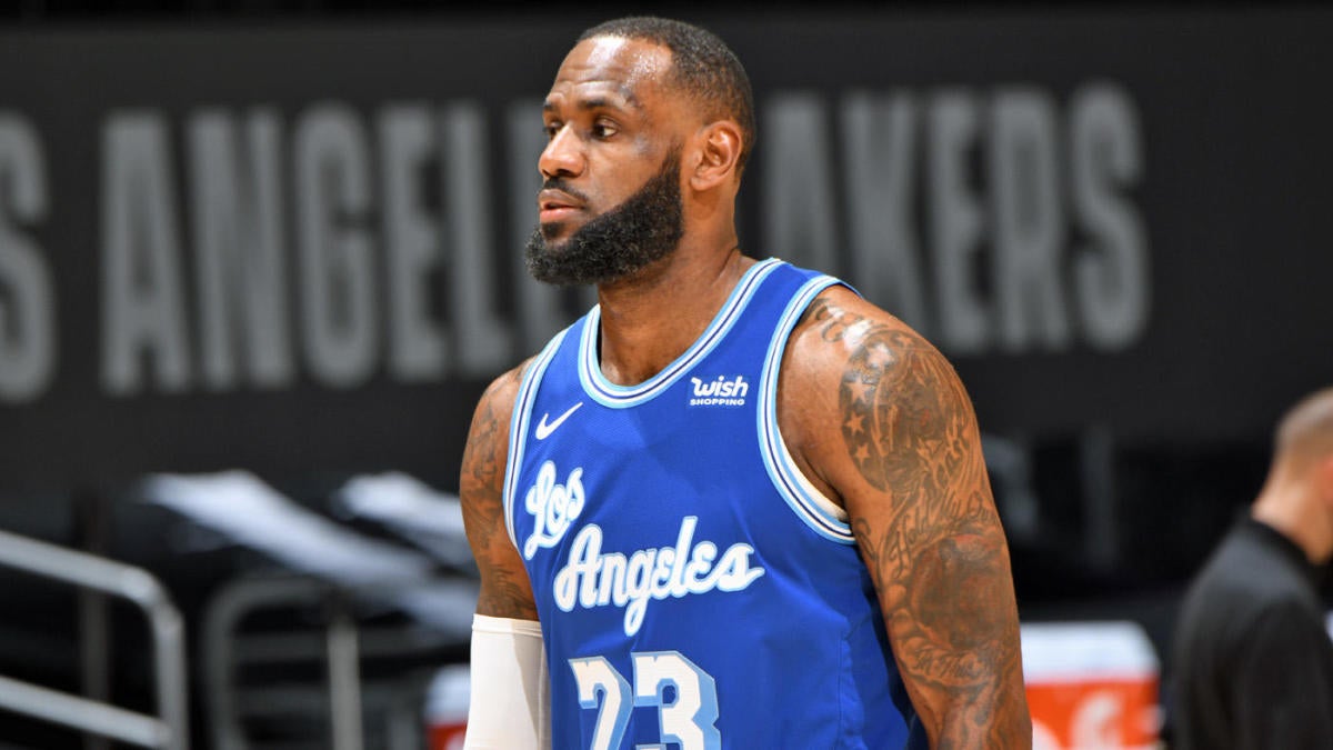 LeBron James surpasses Wilt Chamberlain for third place in the NBA all-time goal list