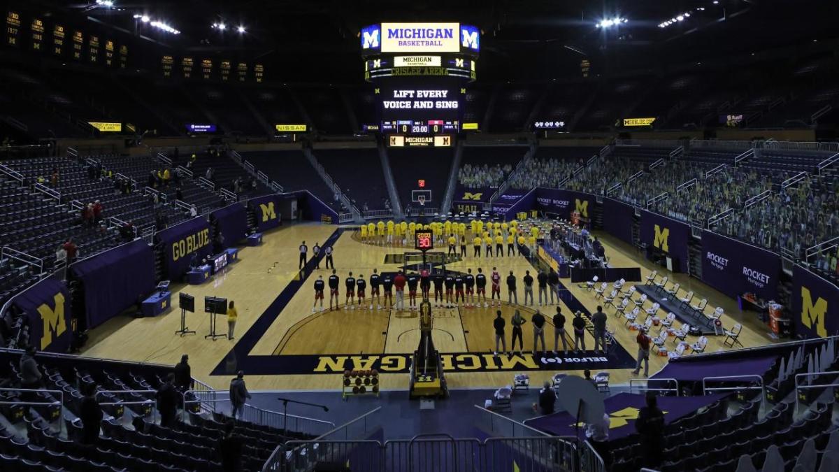 Bola basket perguruan tinggi terpukul keras oleh pembatalan COVID: Michigan, Providence, San Diego State, tim-tim terbaru yang dihentikan sementara