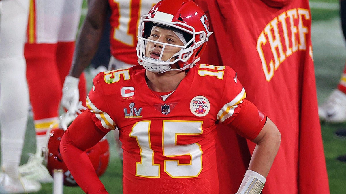 Super Bowl 2021: Patrick Mahomes gets history lesson from Tom