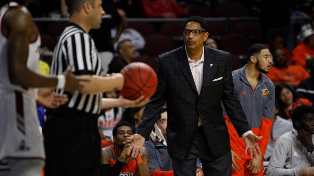 University Of Texas Rio Grande Valley Basketball Coach Lew Hill Dies At 55 Hours After Coaching His Team Cbssports Com