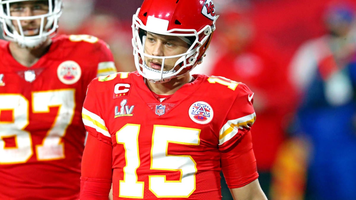 Patrick Mahomes contract: QB restructures recording contract to save $ 17 million for Chiefs, per report