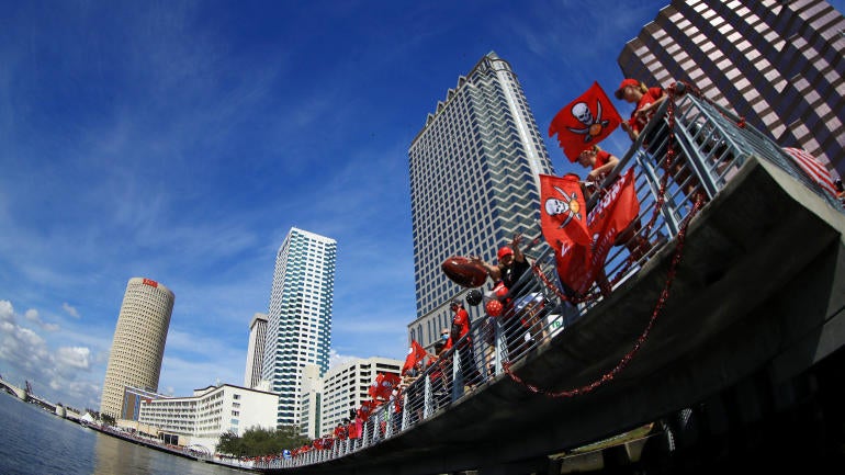 bucs-parade.jpg