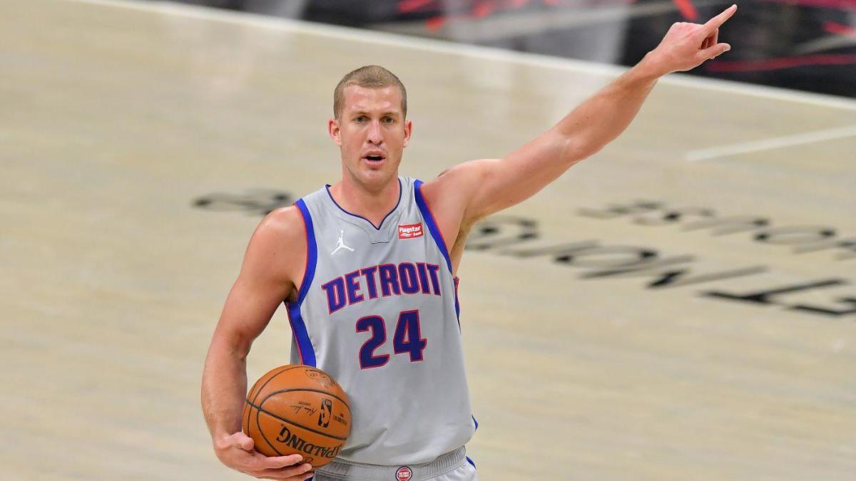 Pistons Veteran Mason Plumlee Becomes Oldest Player To Record First Career Triple Double Since Patrick Ewing Cbssports Com