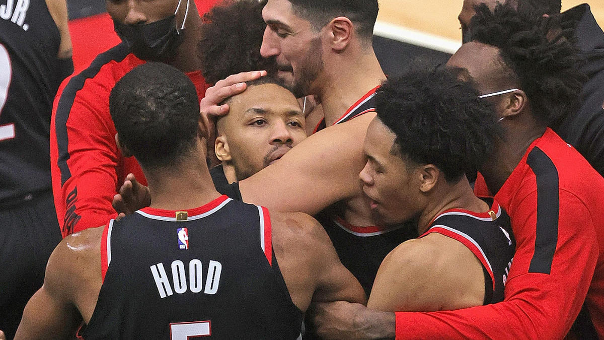 Damian Lillard playing superhero again, making an MVP case with Blazers undermanned in the middle of the playoff image