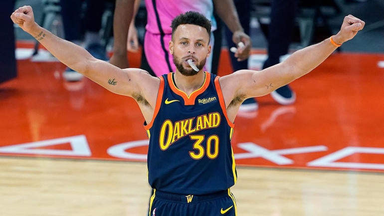 Stephen Curry had one of the best seasons in NBA history in 2015-16; here's  why he's even more dangerous now - CBSSports.com