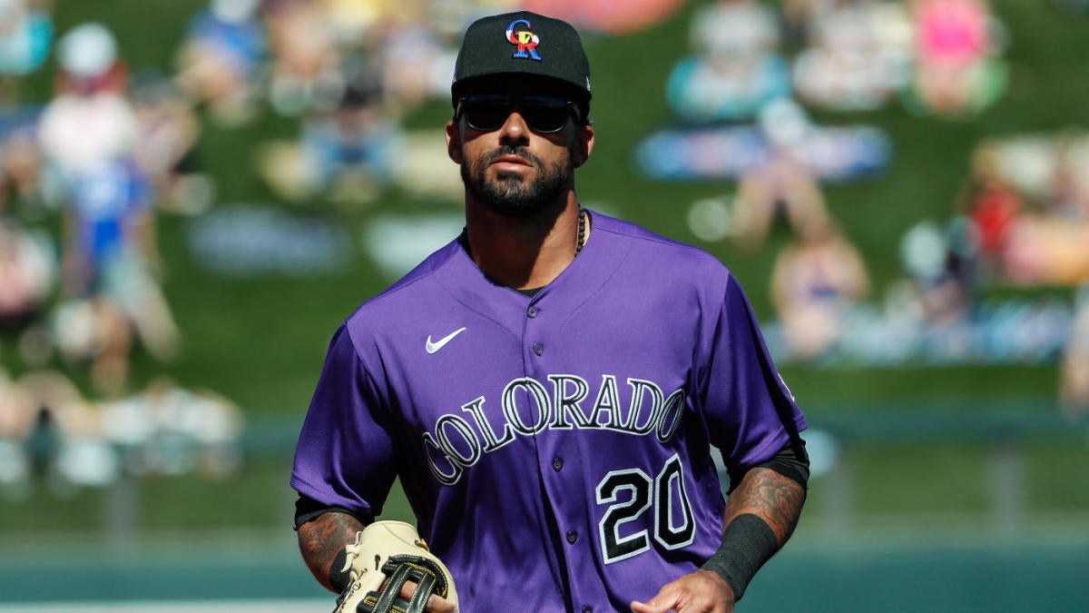 Ian Desmond posts on Instagram that he is opting out of the 2021