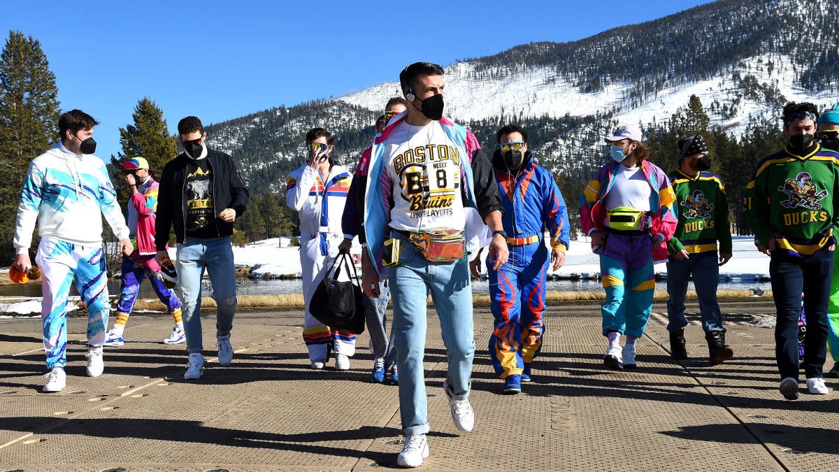 With Winter Classic near, Bruins test out their throwback gear at practice  - The Boston Globe