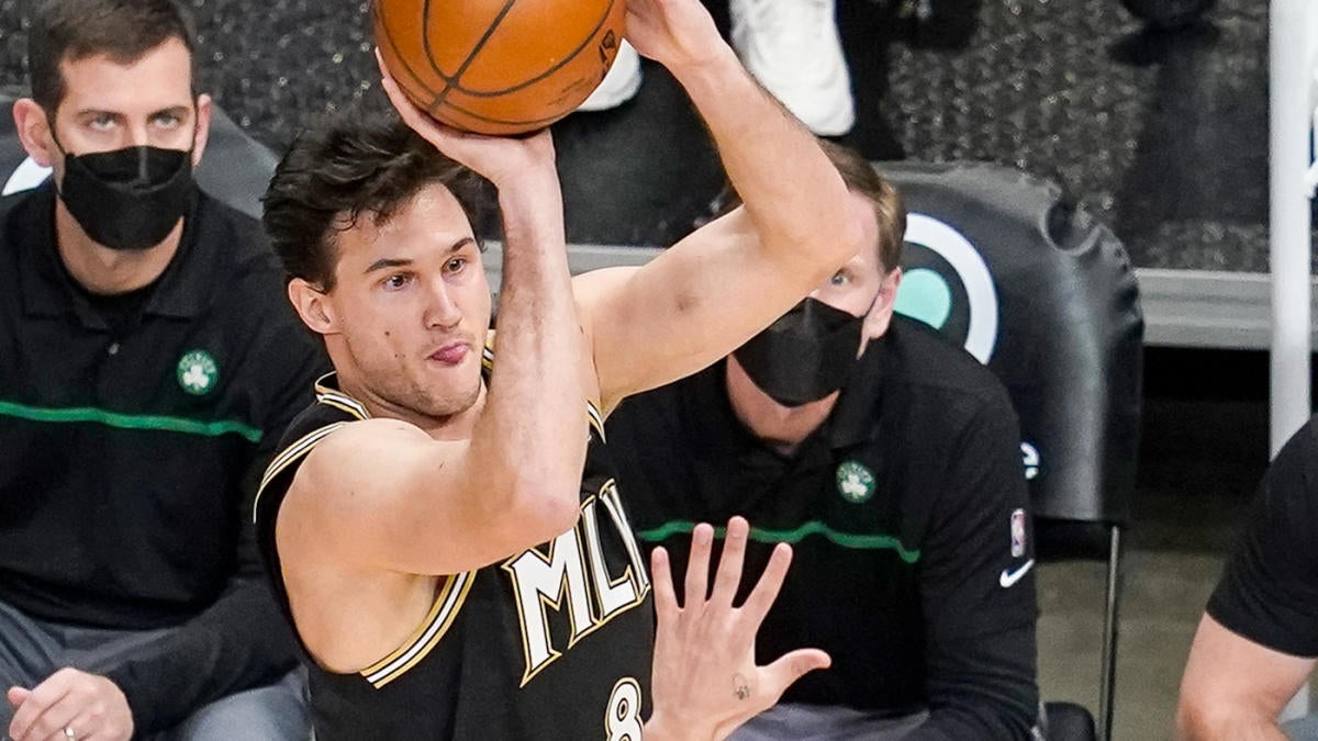 Falcons Danilo Gallinari delivers historic shooting performance and sends Celtics to fourth loss in five games