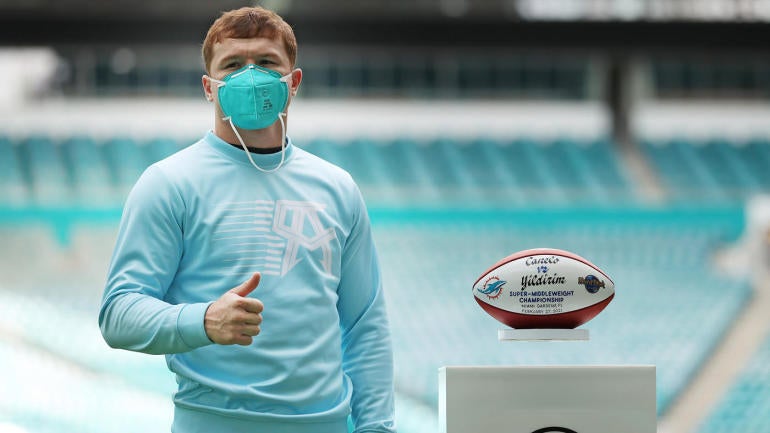 canelo-alvarez-football.jpg