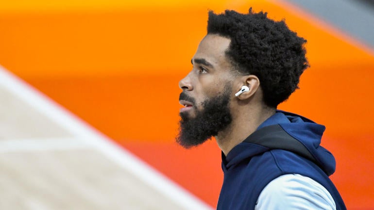 Jazz guard Mike Conley calls All Star snub tough jokes we should have started the year 31 0 CBSSports