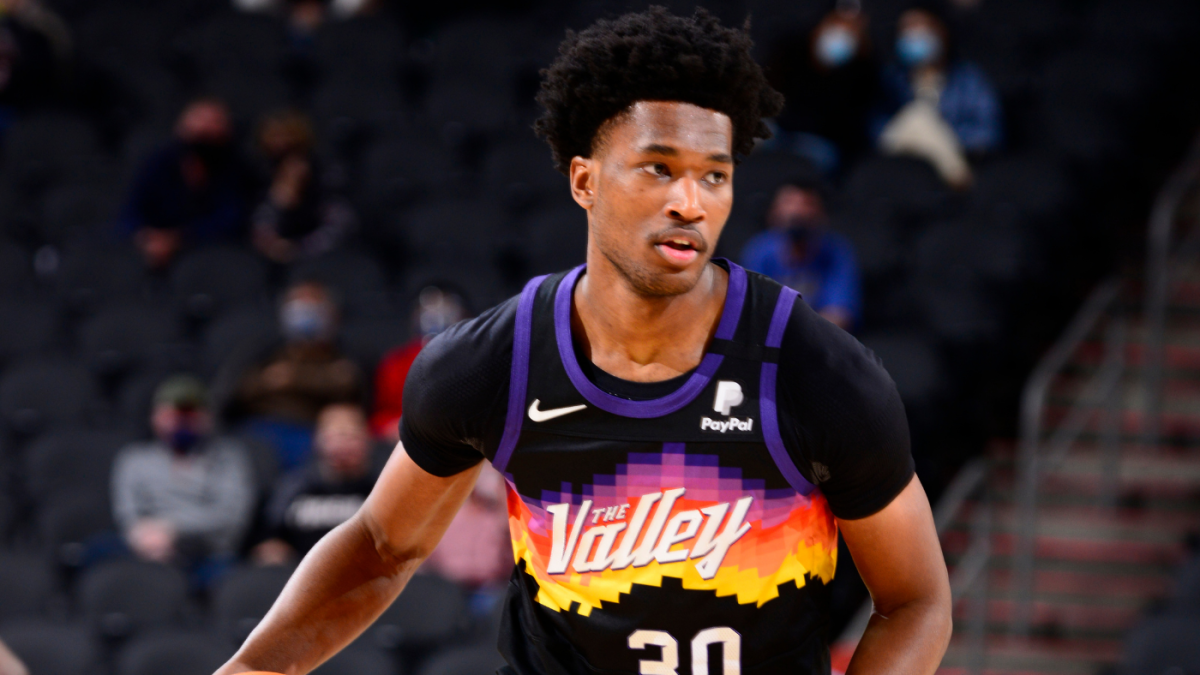 Lakers sign 10-day contract with Damian Jones, with Anthony Davis still out due to a calf injury