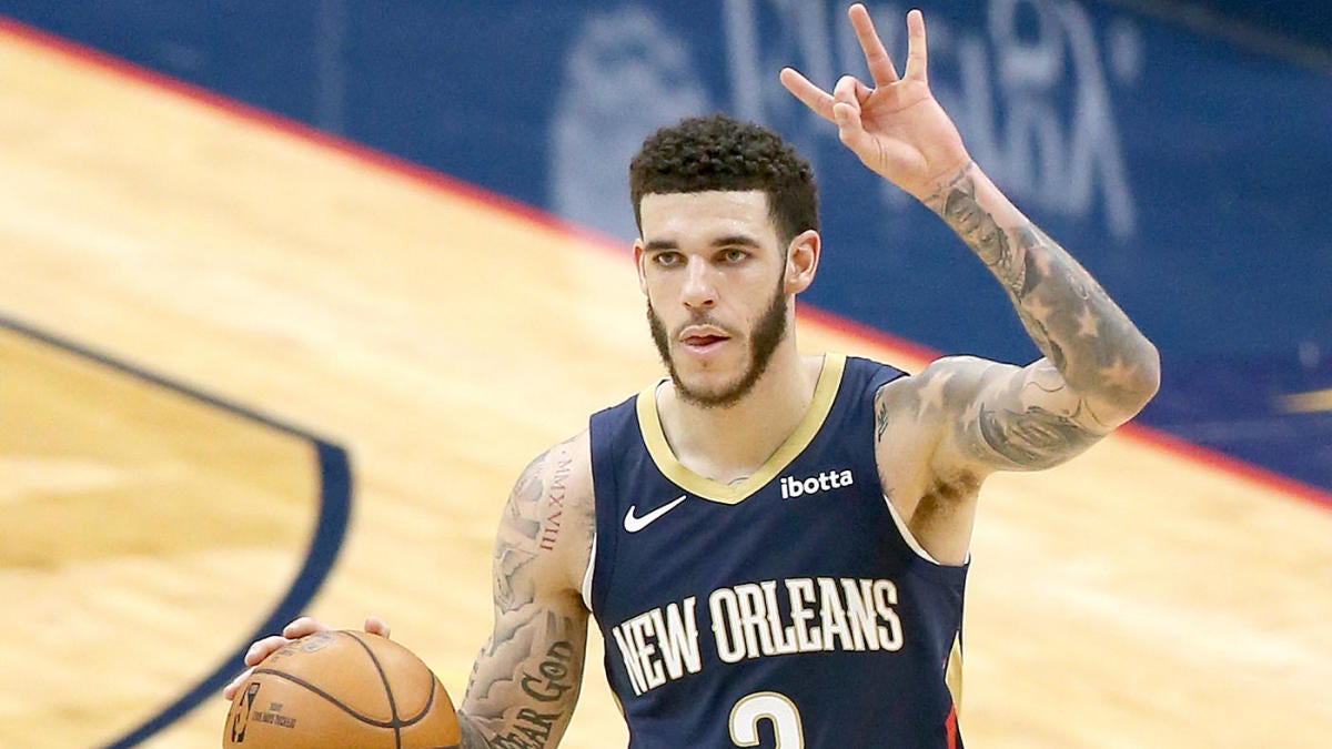 Lonzo Ball Worked Out In A T-Shirt That Put His Head On The NBA Logo