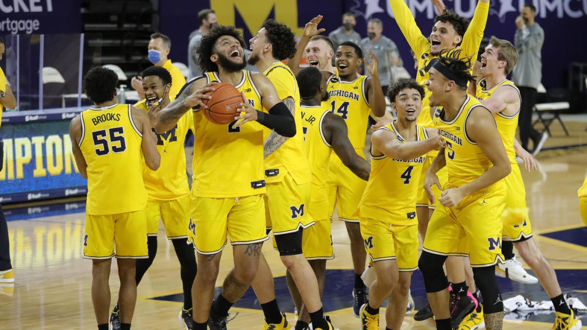 College Basketball Scores, Winners and Losers: Top Teams Michigan, Baylor Coast to Easy Wins